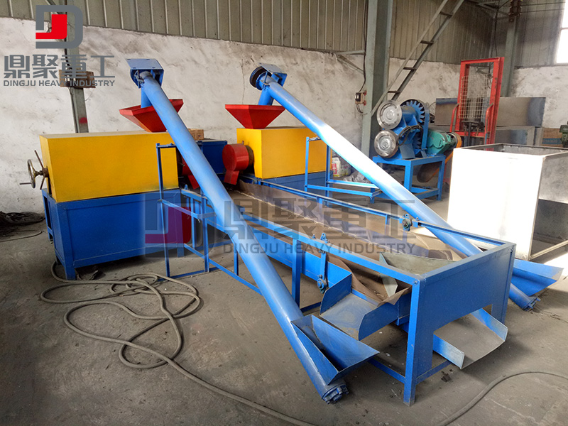 橡膠磨粉機(jī)實拍