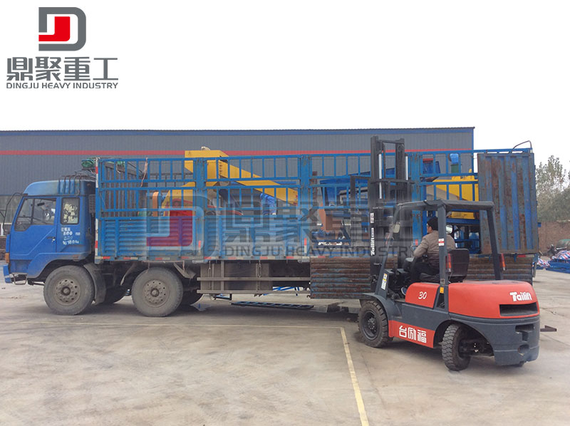 河南橡膠粉碎機(jī)發(fā)貨現(xiàn)場實拍